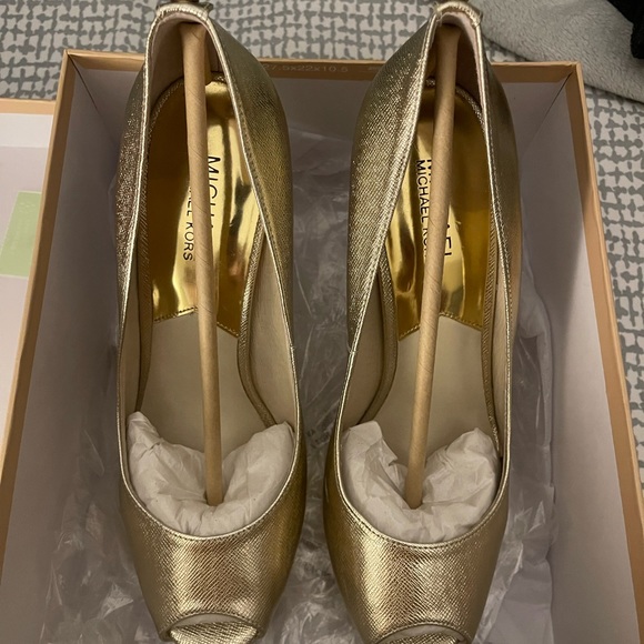 MICHAEL KORS HIGH HEELS - Picture 5 of 7